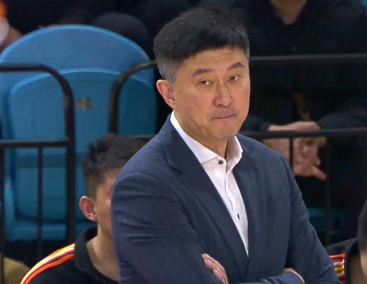 leisu-广东队输给辽宁16分！球迷：杜锋应向杨鸣学习，主动辞职